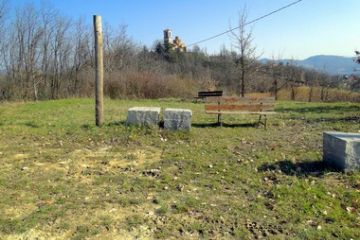 La località Zuccaro si presta ad un'amena passeggiata, con partenza dal Belvedere San Martino. Vi si gode un panorama mozzafiato.